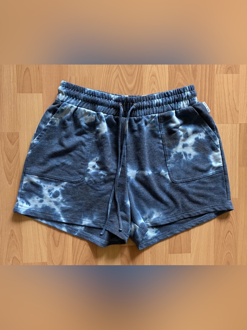 Rae Dunn Blue Tie Dye Exercise Shorts Sz M Womens Summer Vacation Beach